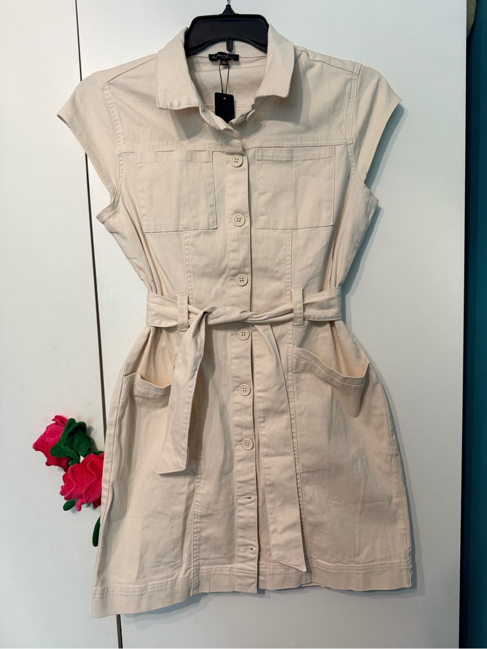 Belted Button-front Sleeveless Mini Dress in Cream